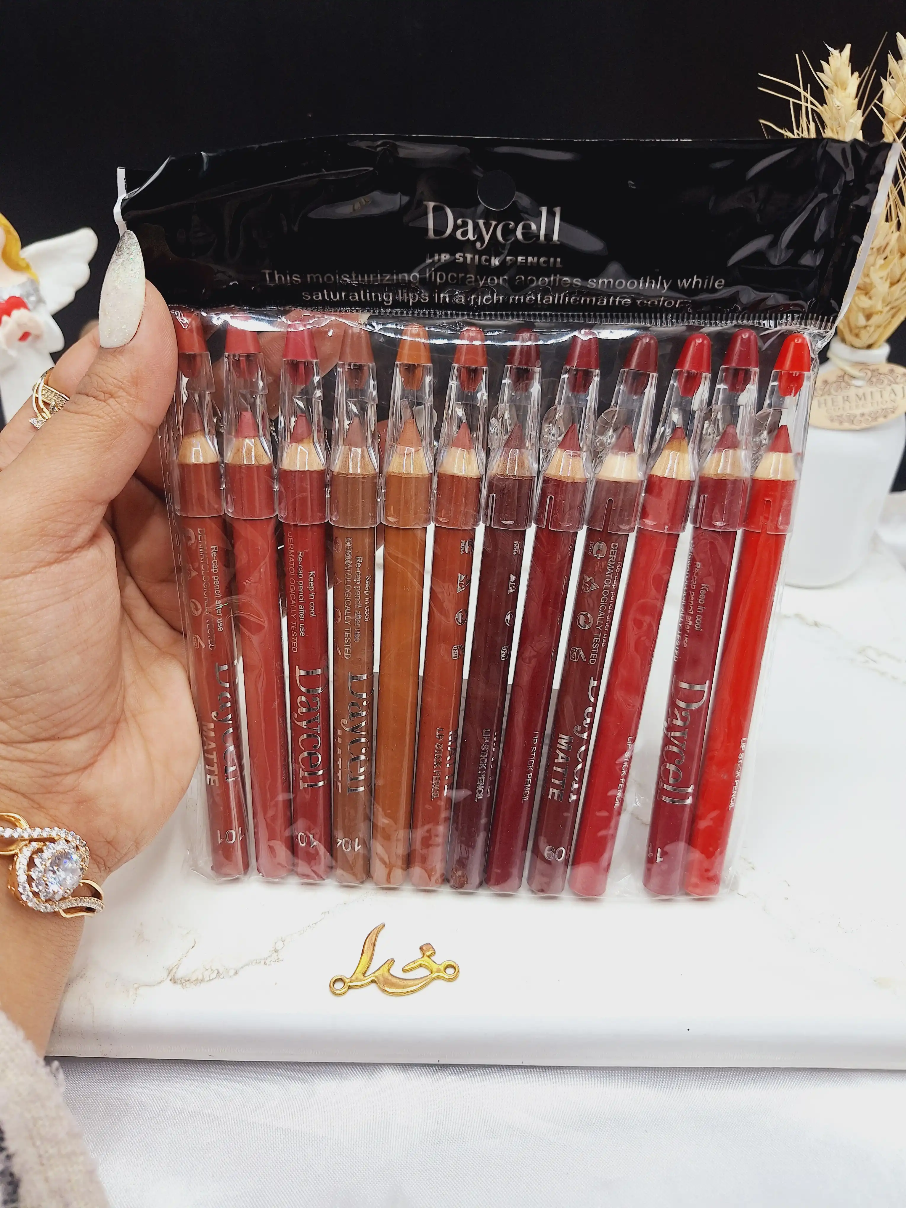 رژ مدادی تراش دار برند دایسل Daycell اصلی کد 4877