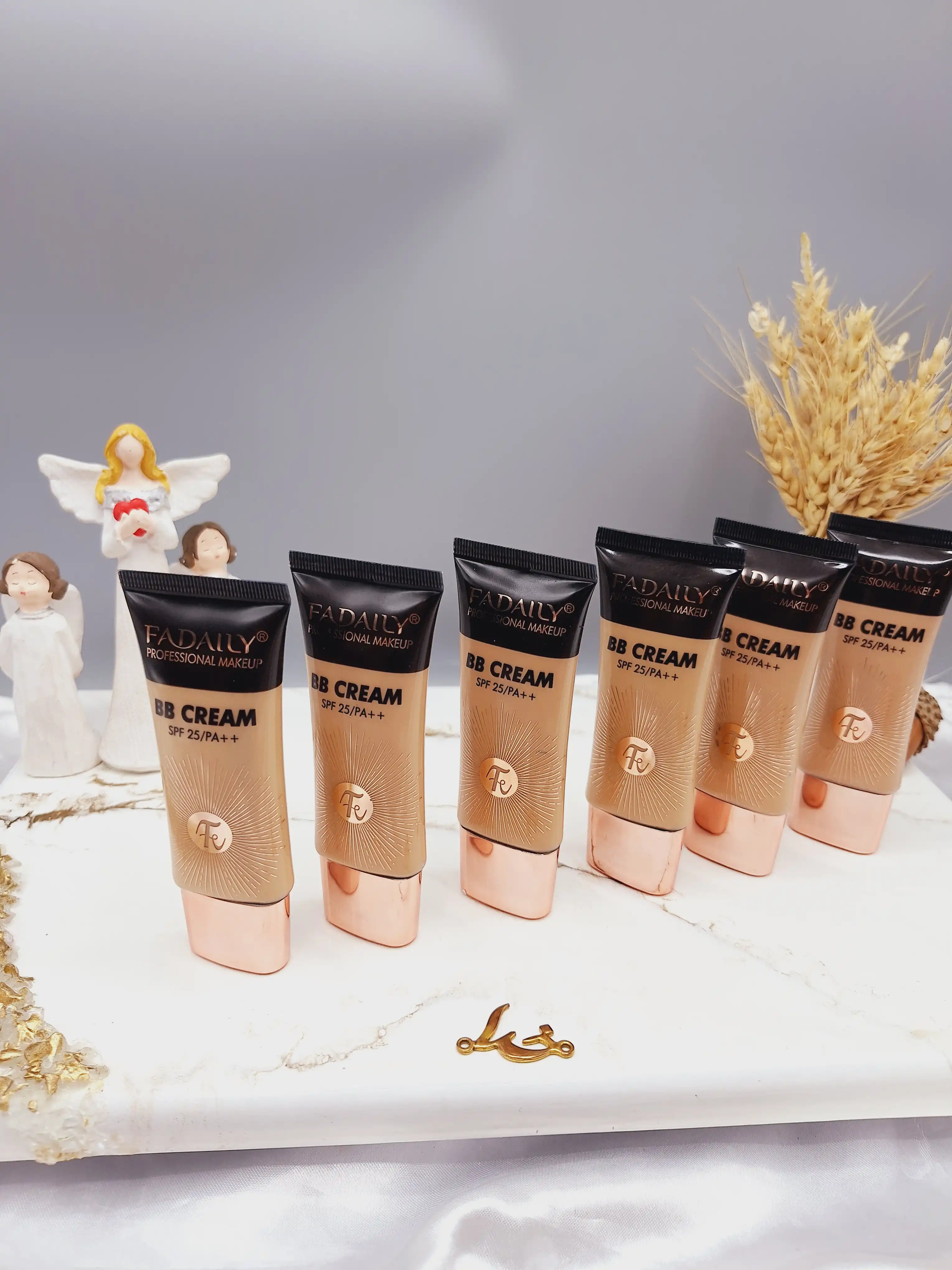 بی بی کرم پودر آبرسان و 24ساعته برند  FADAILY کد FA1017