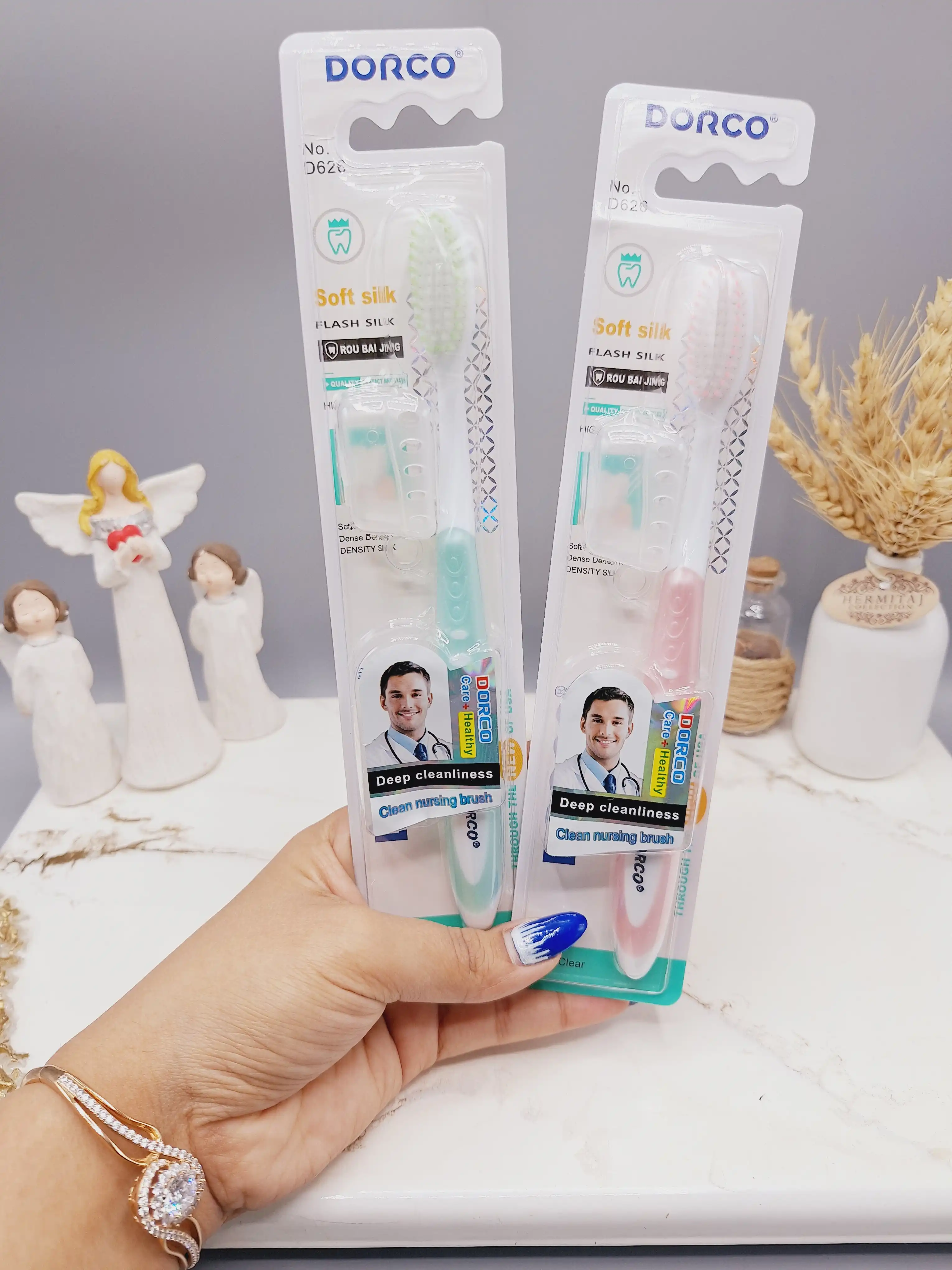 مسواک دورکو مدل Soft silk d626 با برس نرم